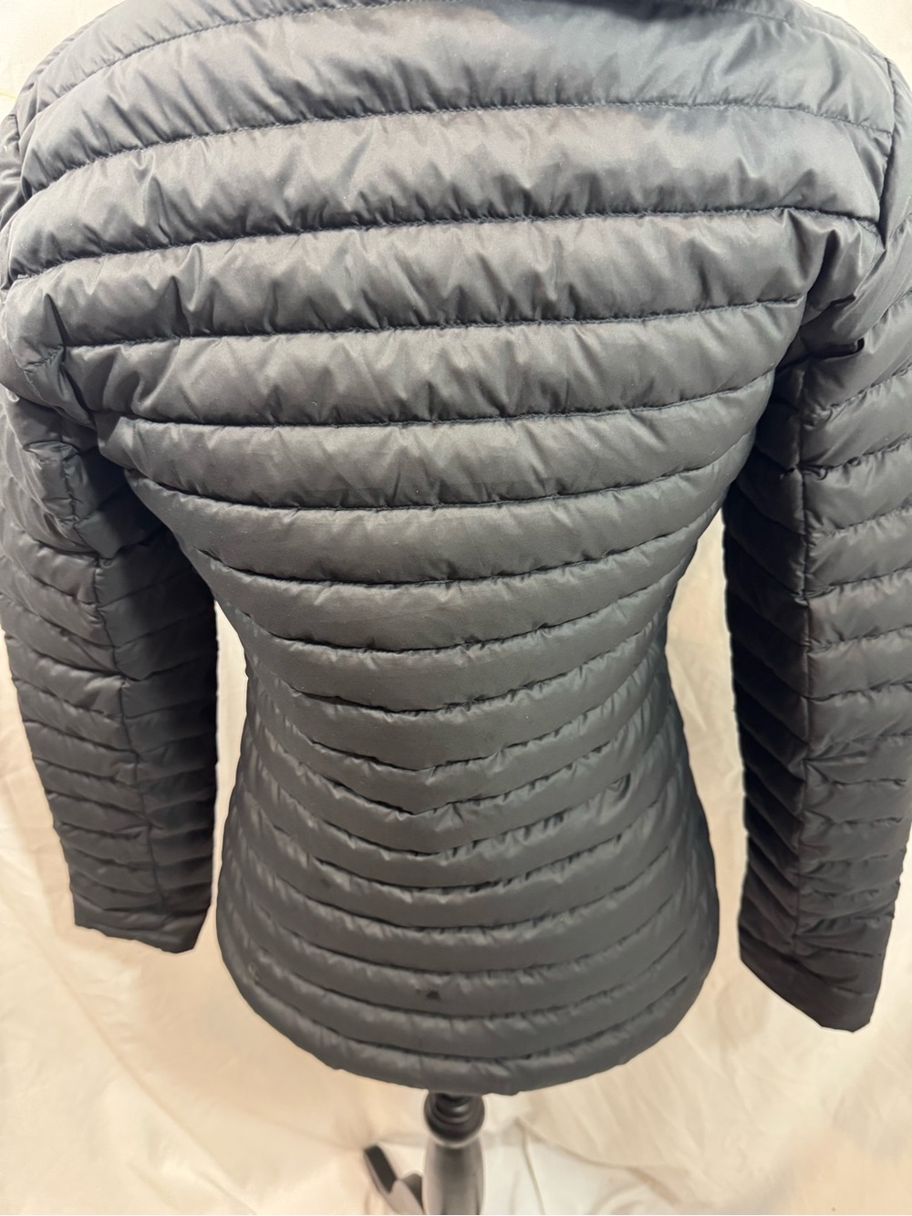 Lululemon Women’s Quilted Hooded Puffer Jacket - Black 6 - Picture 3 of 10